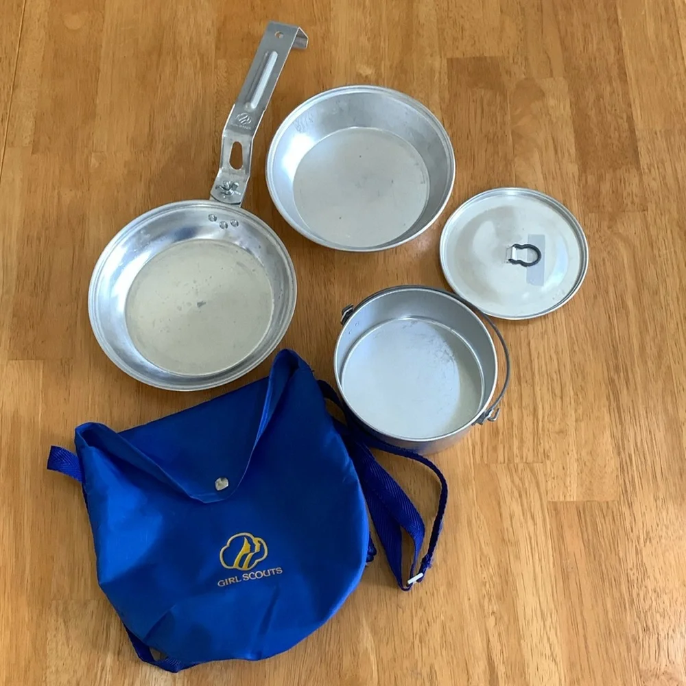 💚Girl Scouts Mess Kit GSUSA brand Carrying Case Outdoor Pots Pans